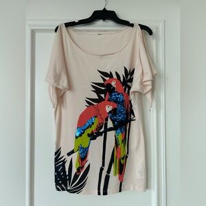 🦜🦜H&M Cream Parrot Short Sleeve Tee 🦜